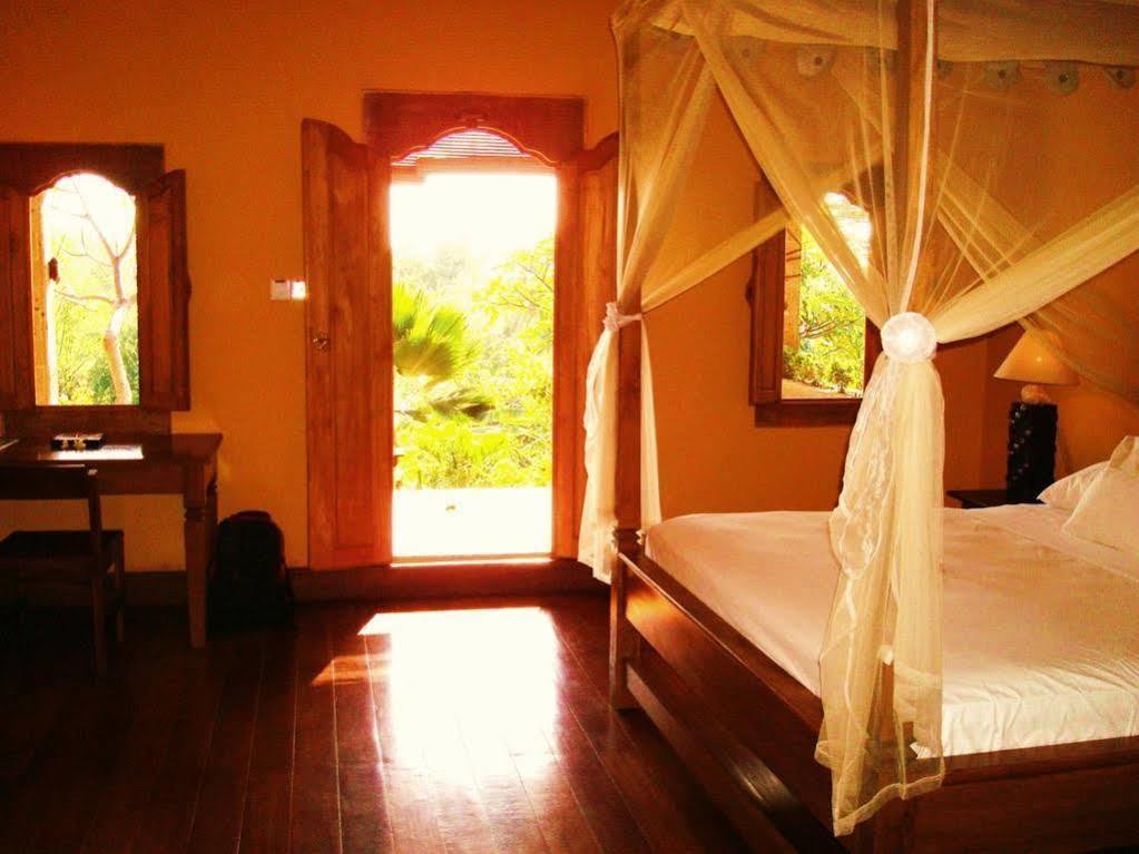 Zen Resort Bali Seririt  Exterior photo